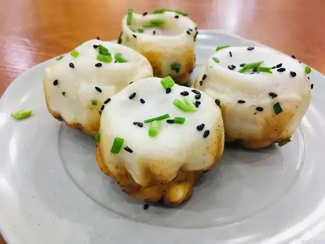 Shanghai pan-fried buns