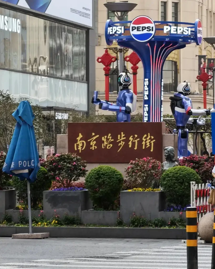 Best Tourist Attractions in Shanghai:Nanjing Road Pedestrian Street in Shanghai