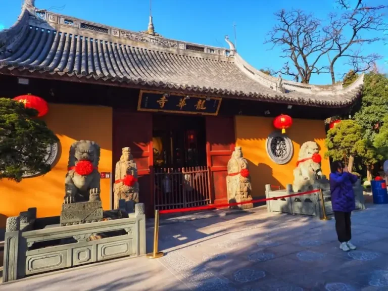 Longhua Temple, a classic Shanghai cultural attraction at dusk